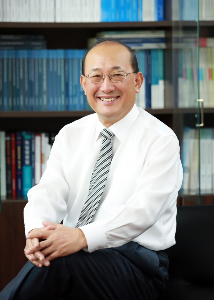 성남아트센터 제6대 후원회장으로 선임된 김진환 변호사
