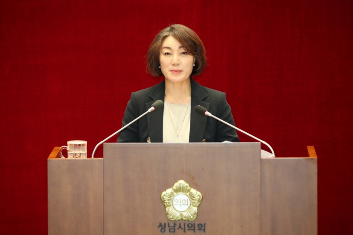 김선임 의원이 본회의장에서 5분발언을 하고 있다.
