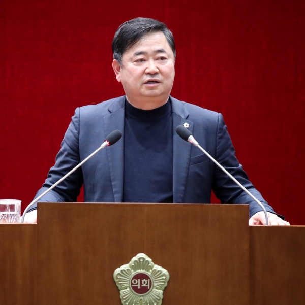 성남시의회 김종환의원이 5분발언을 하고 있다.